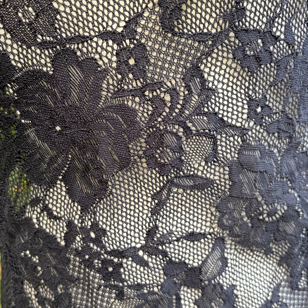 Elegant Black Lace Top - Picture 6 of 6